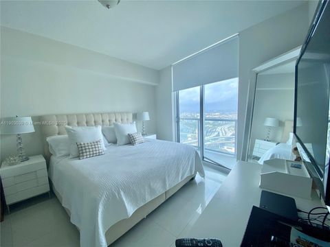 185 SW 7 ST 3207 Miami FL 33130