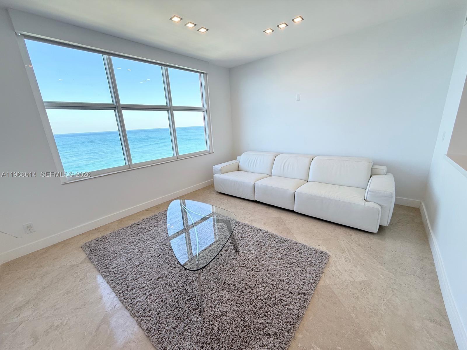 PALMS TOWER ONE CONDO - Residential