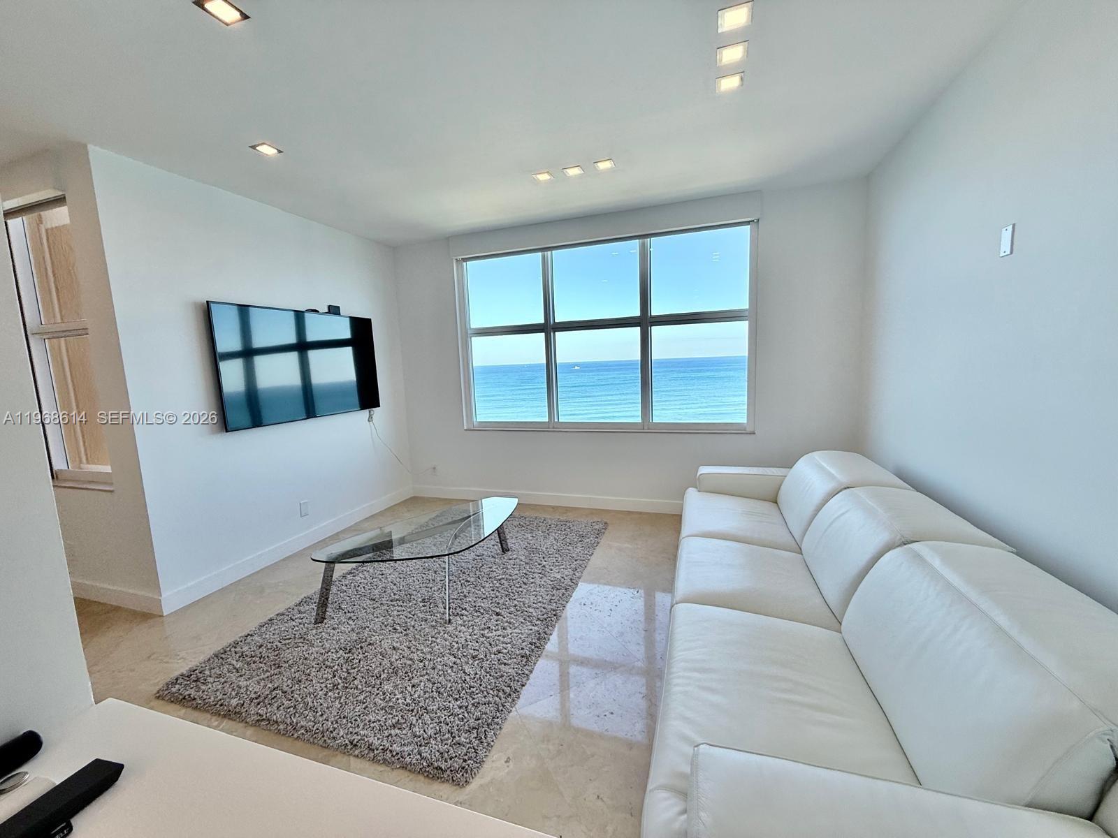 PALMS TOWER ONE CONDO - Residential