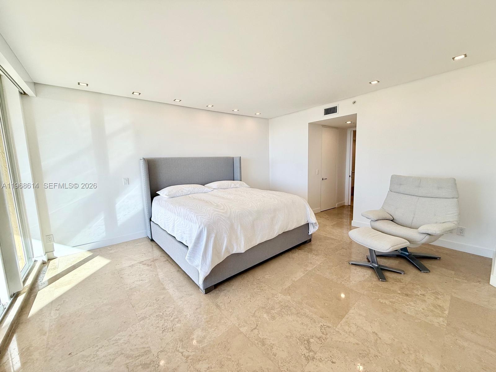 PALMS TOWER ONE CONDO - Residential