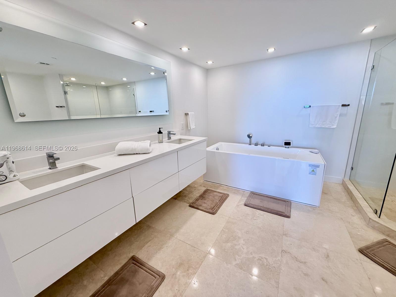 PALMS TOWER ONE CONDO - Residential