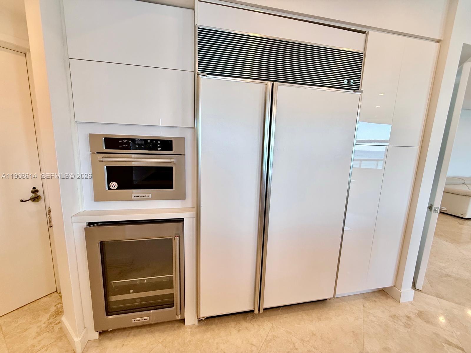 PALMS TOWER ONE CONDO - Residential