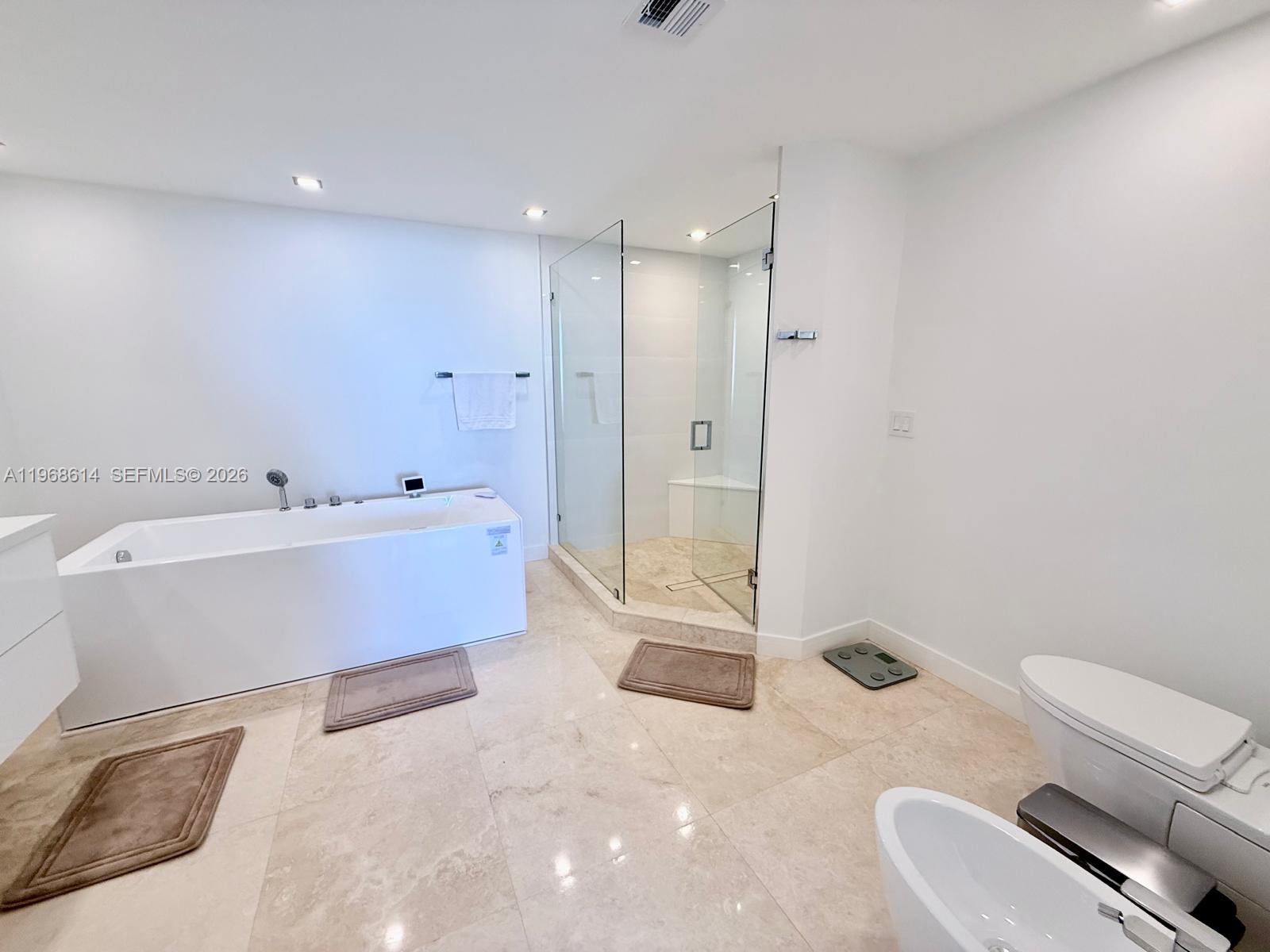 PALMS TOWER ONE CONDO - Residential