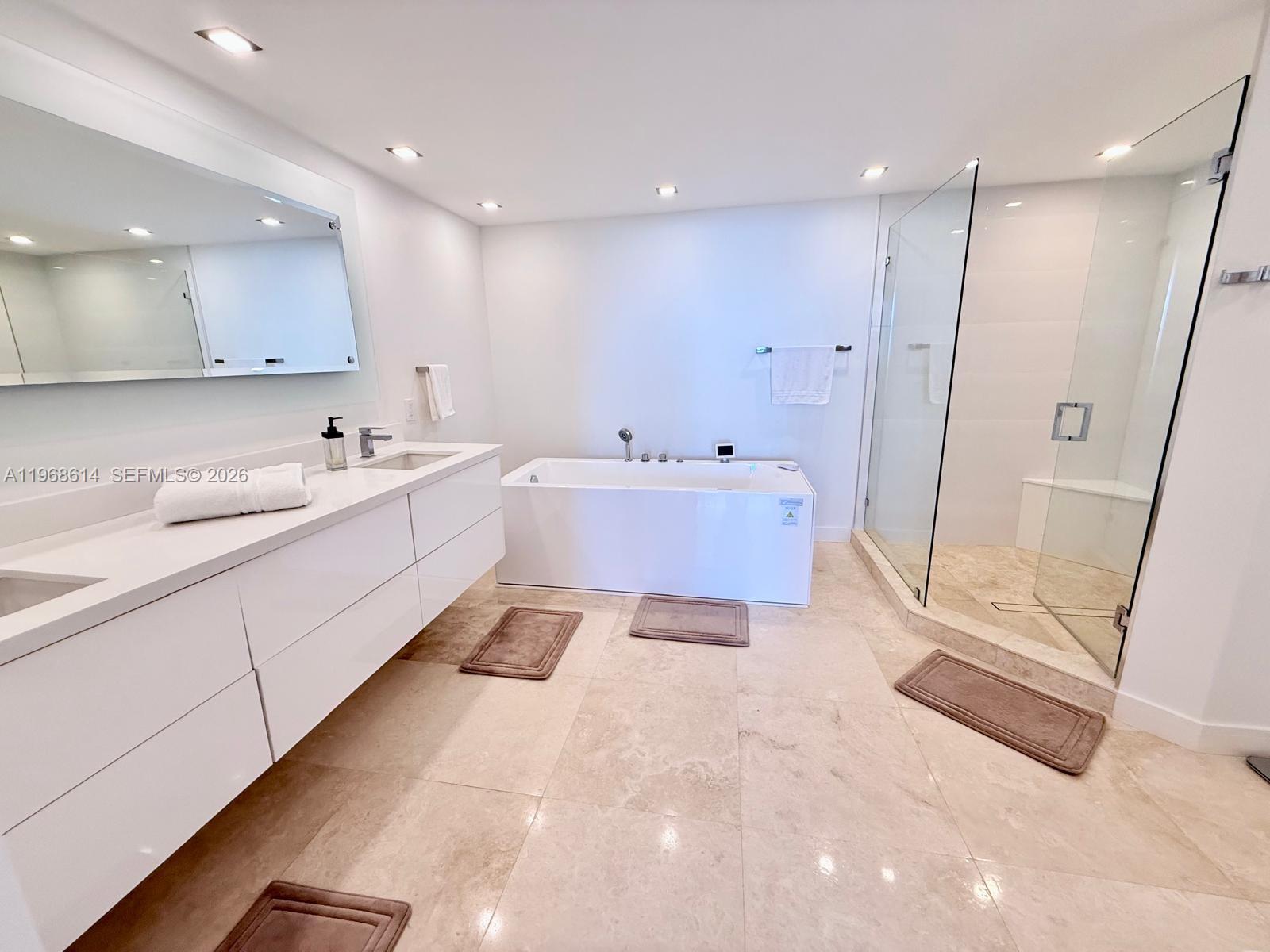 PALMS TOWER ONE CONDO - Residential