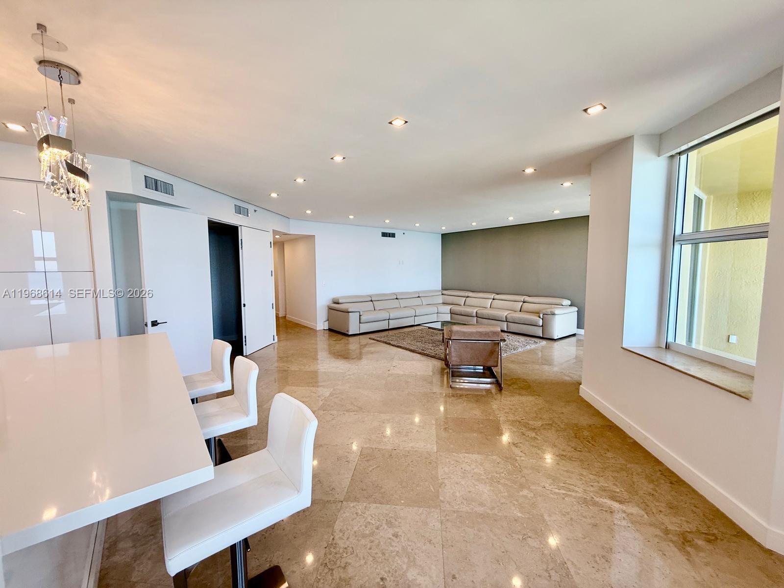 PALMS TOWER ONE CONDO - Residential