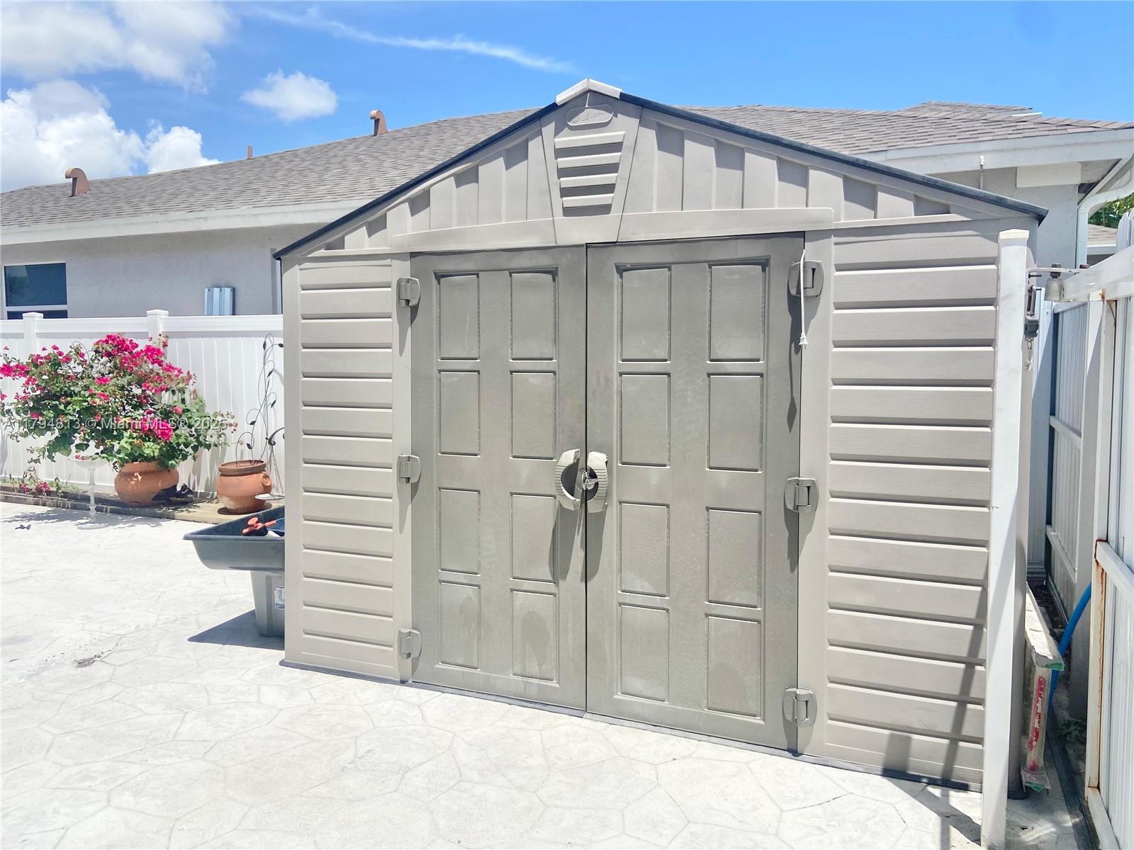 LUCKY START AT SUNRISE ES - Residential