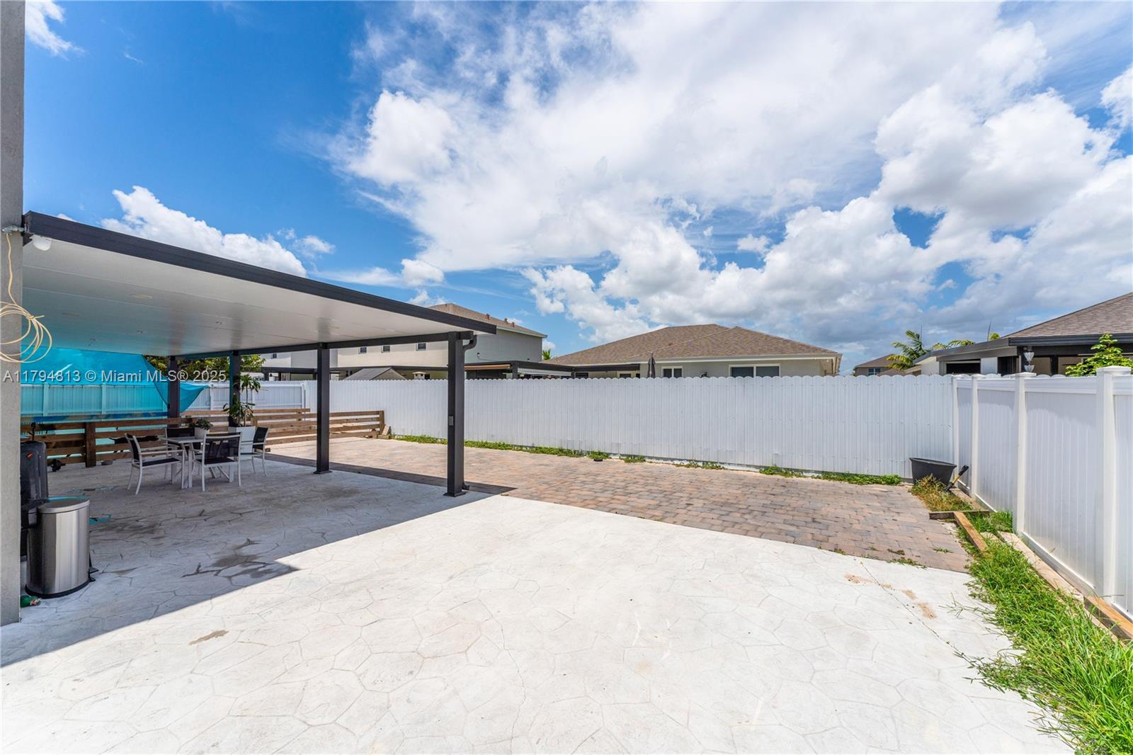 LUCKY START AT SUNRISE ES - Residential