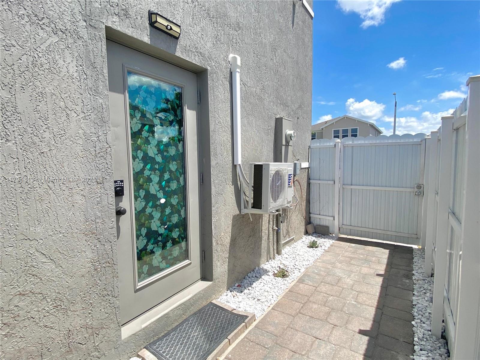 LUCKY START AT SUNRISE ES - Residential