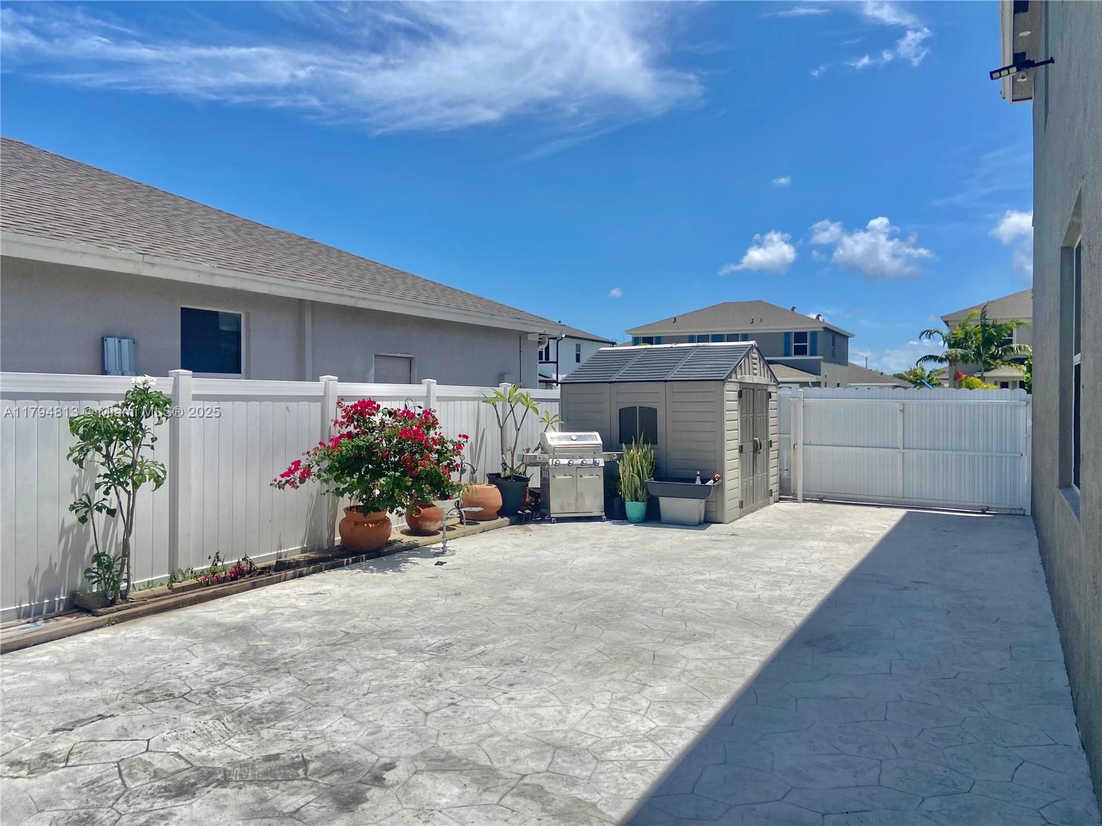 LUCKY START AT SUNRISE ES - Residential