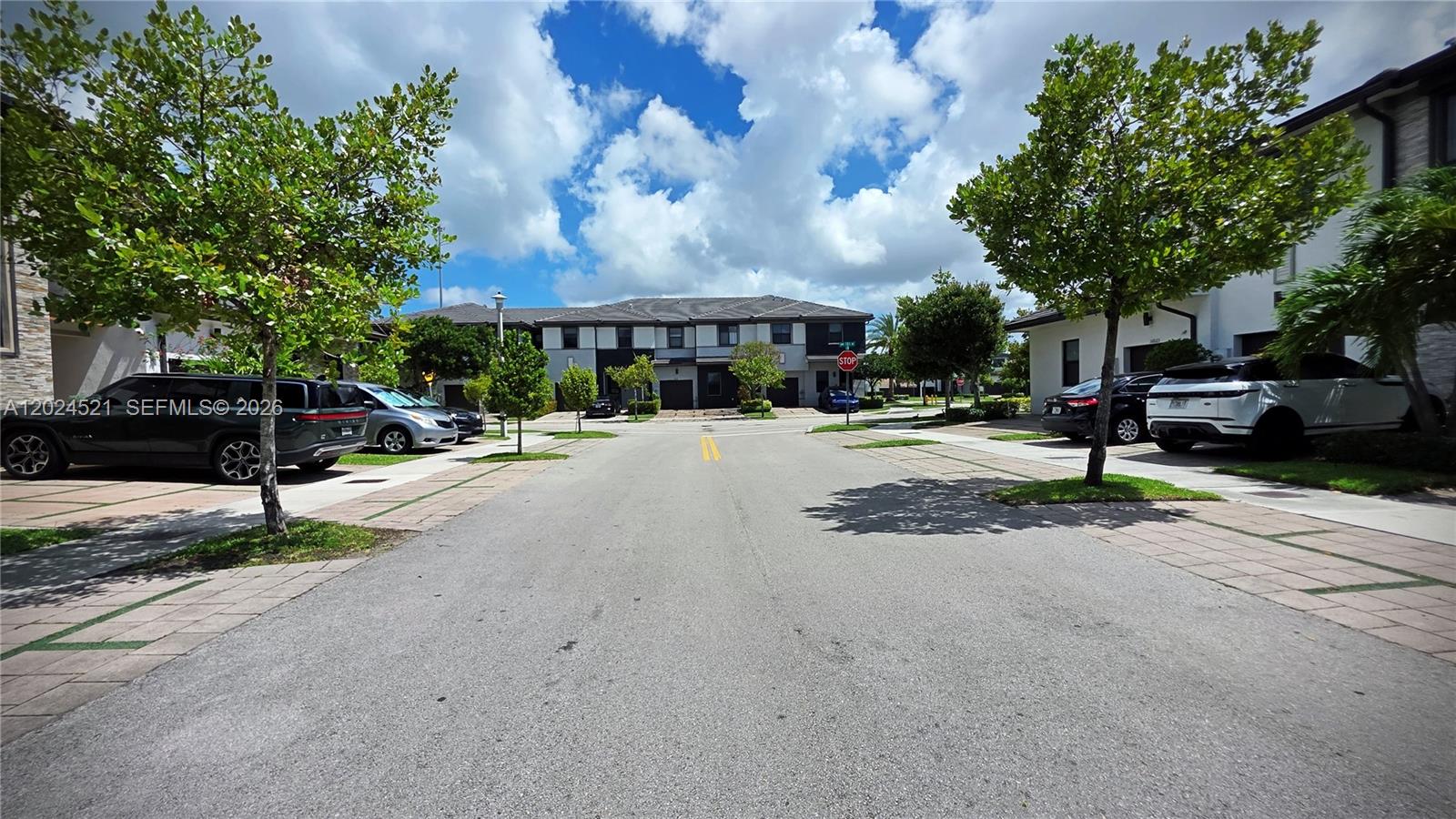 DUNNWOODY LAKE - Residential