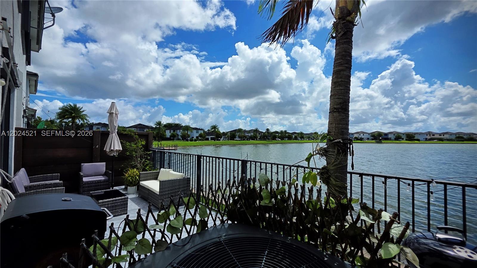DUNNWOODY LAKE - Residential