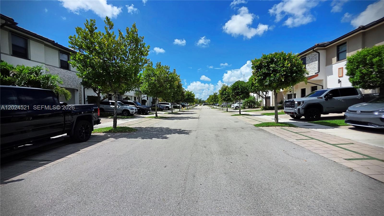 DUNNWOODY LAKE - Residential