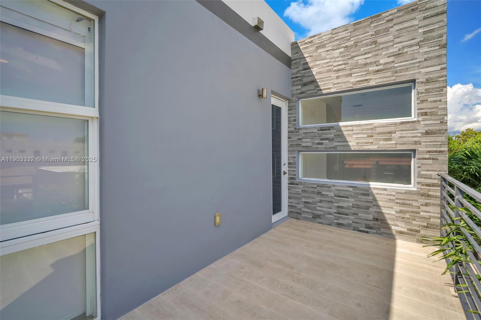 3167 SW 25 ST CONDO - Residential Lease