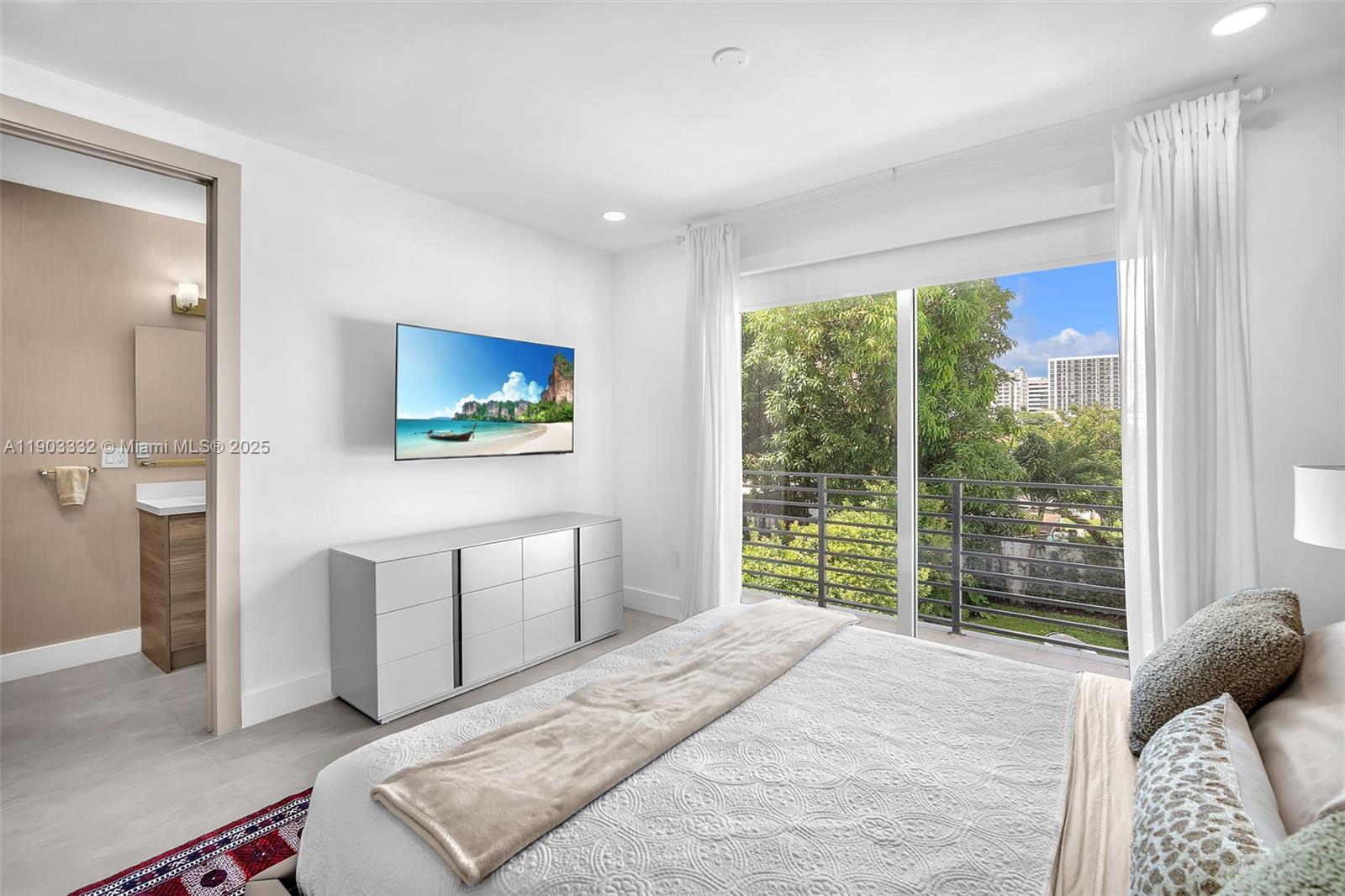 3167 SW 25 ST CONDO - Residential Lease