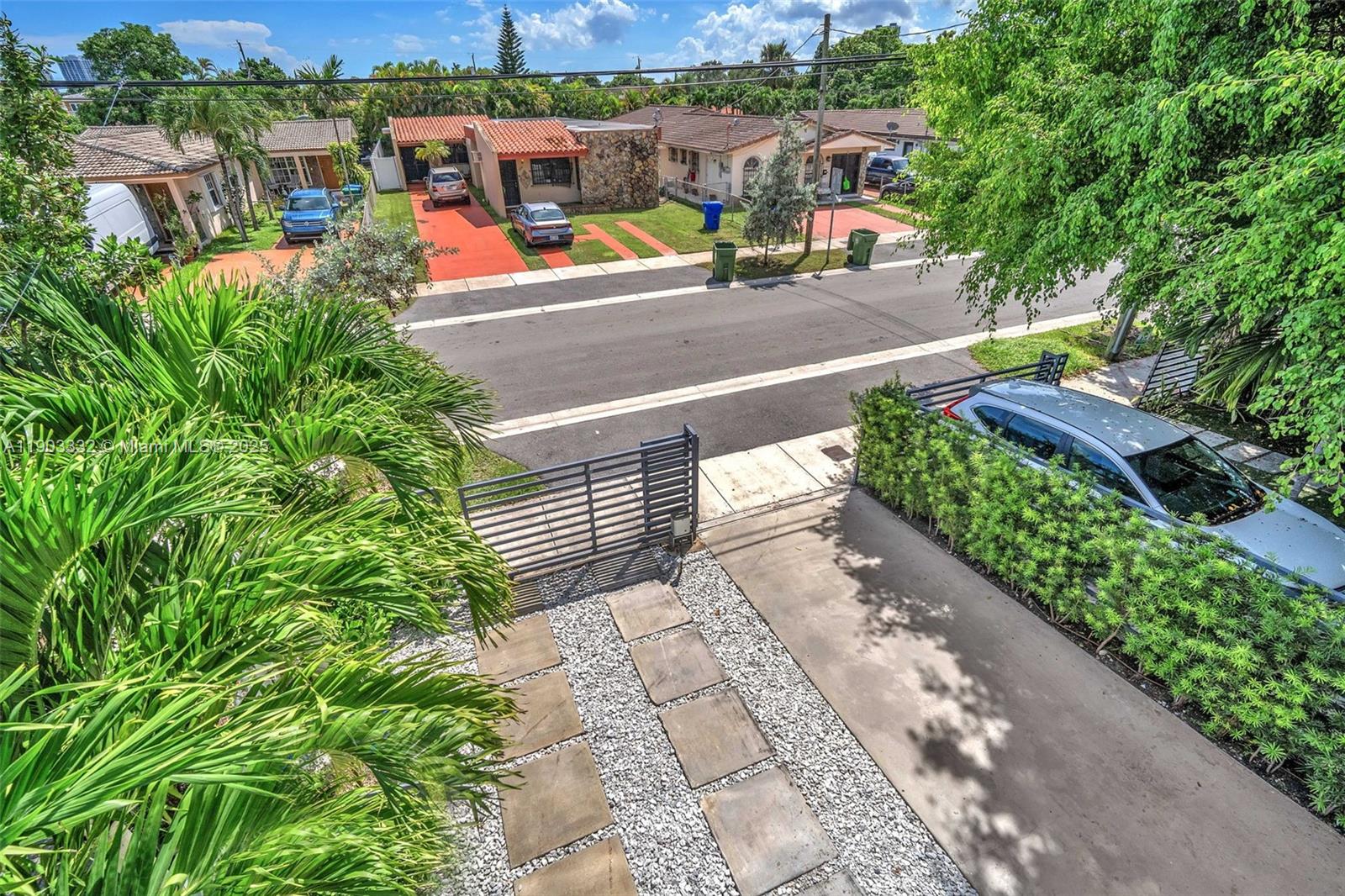 3167 SW 25 ST CONDO - Residential Lease