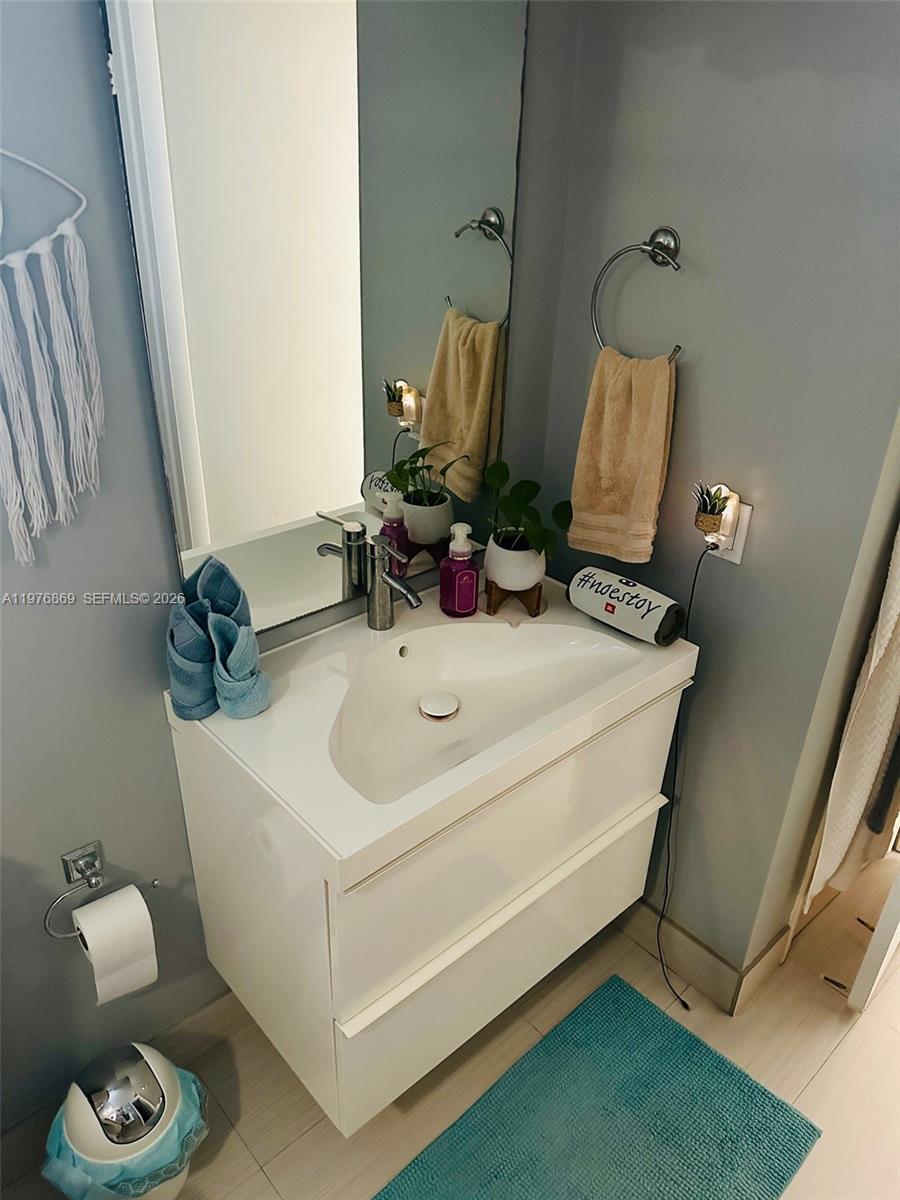 DADELAND PARK CONDO - Residential