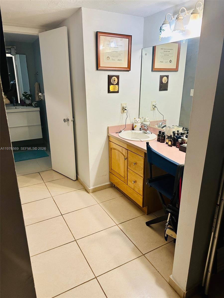 DADELAND PARK CONDO - Residential