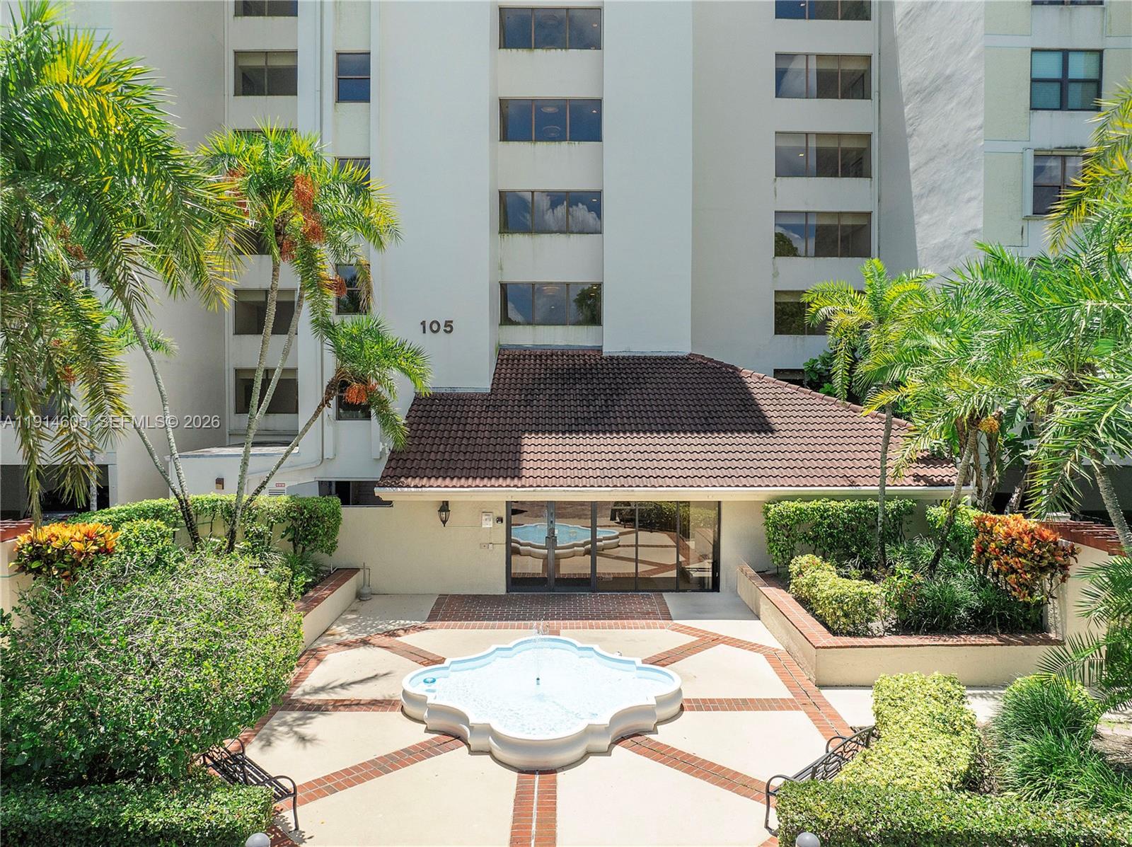 LAKE EMERALD CONDOMINIUM - Residential