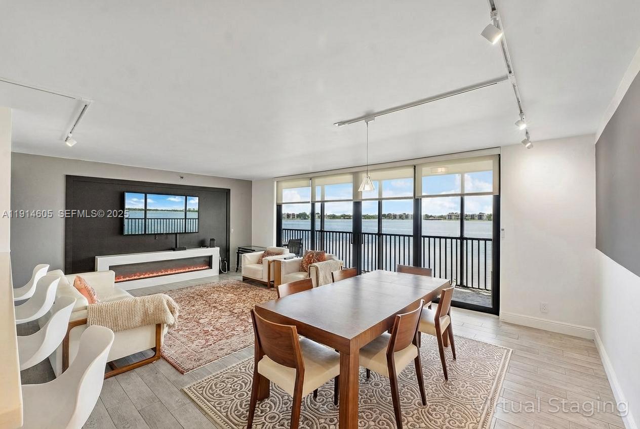 LAKE EMERALD CONDOMINIUM - Residential