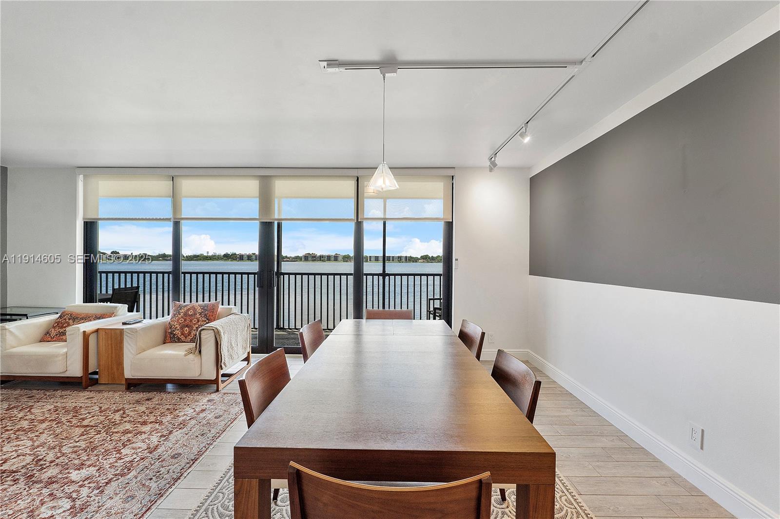 105 Lake Emerald Dr 216