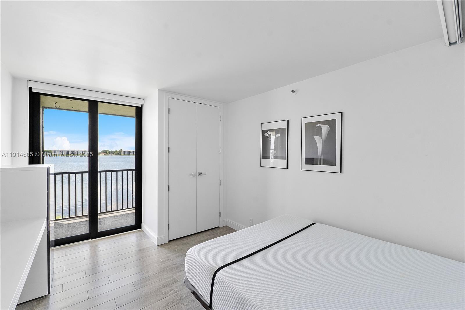 LAKE EMERALD CONDOMINIUM - Residential