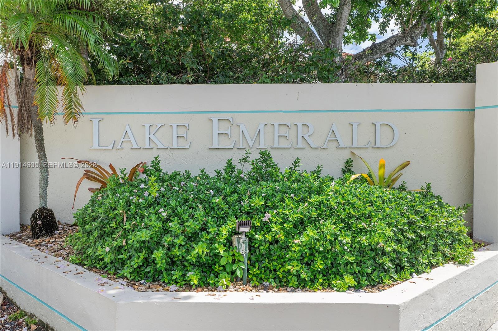 LAKE EMERALD CONDOMINIUM - Residential