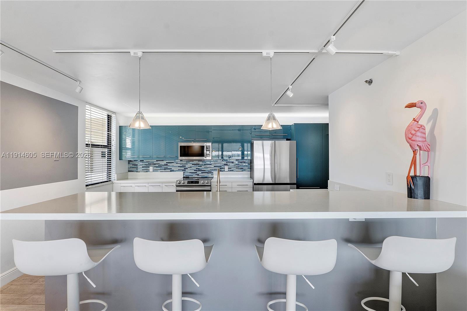 LAKE EMERALD CONDOMINIUM - Residential