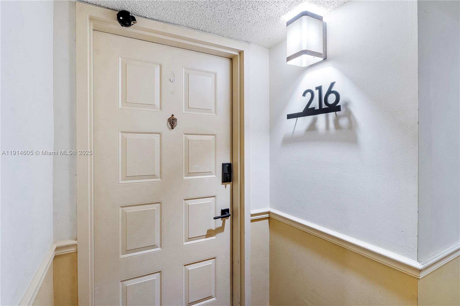 LAKE EMERALD CONDOMINIUM - Residential