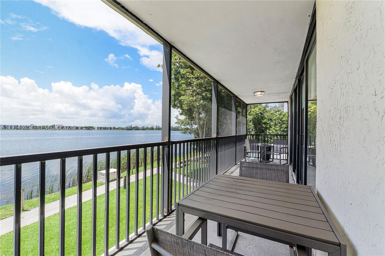 LAKE EMERALD CONDOMINIUM - Residential