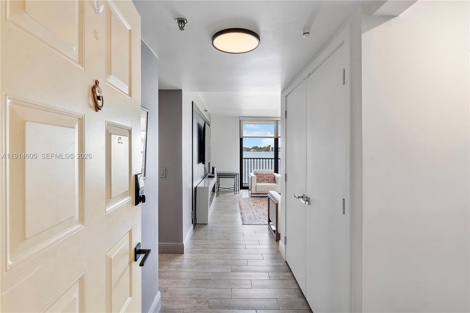 LAKE EMERALD CONDOMINIUM - Residential