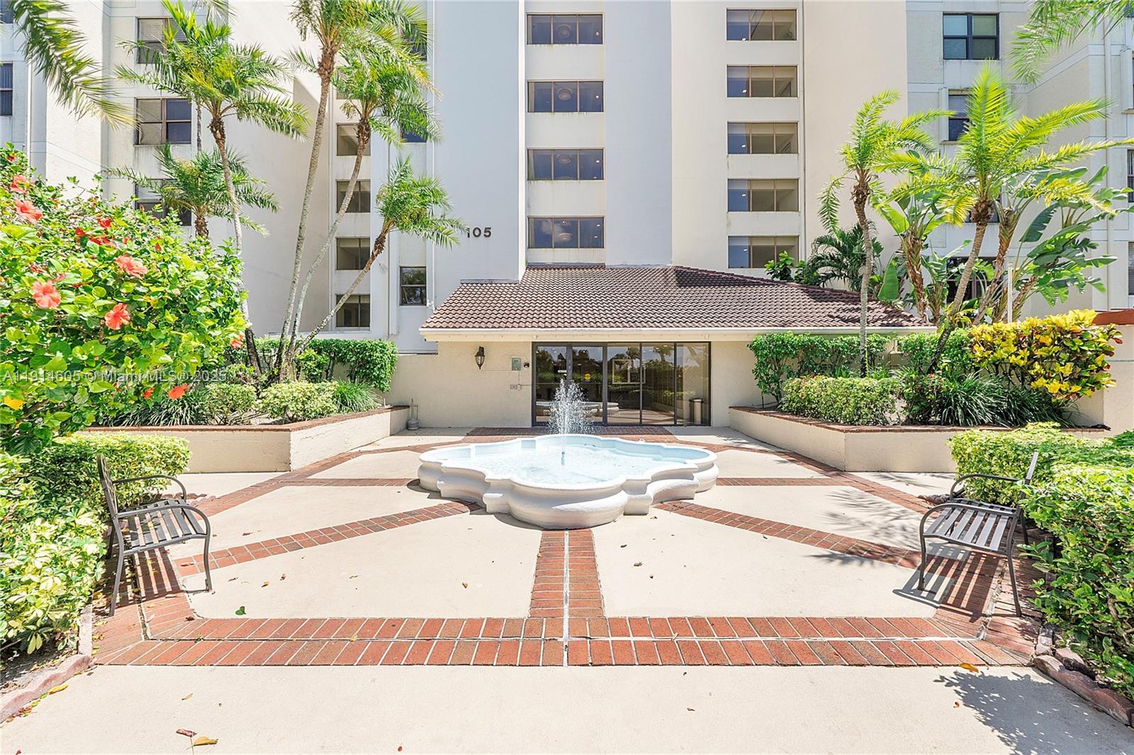 LAKE EMERALD CONDOMINIUM - Residential