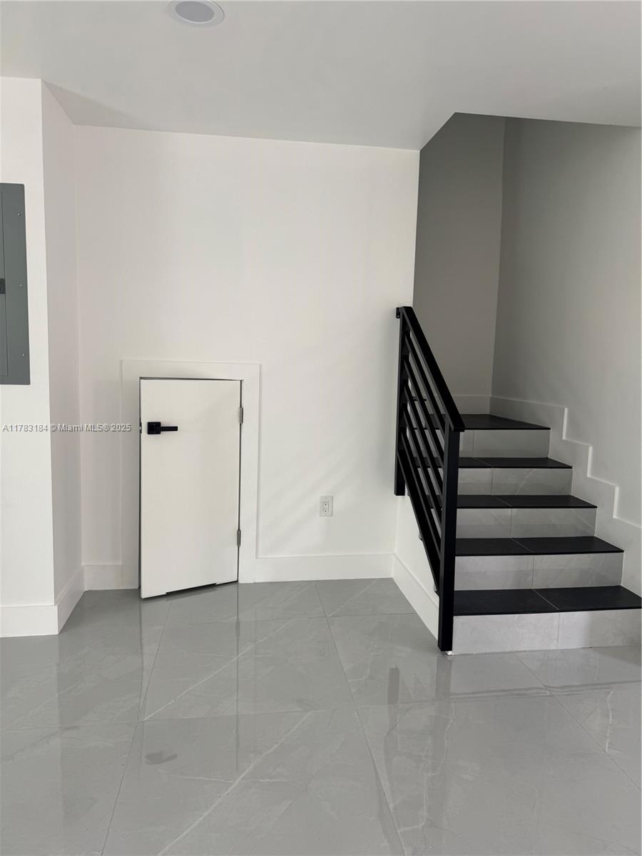 2970 NW 45