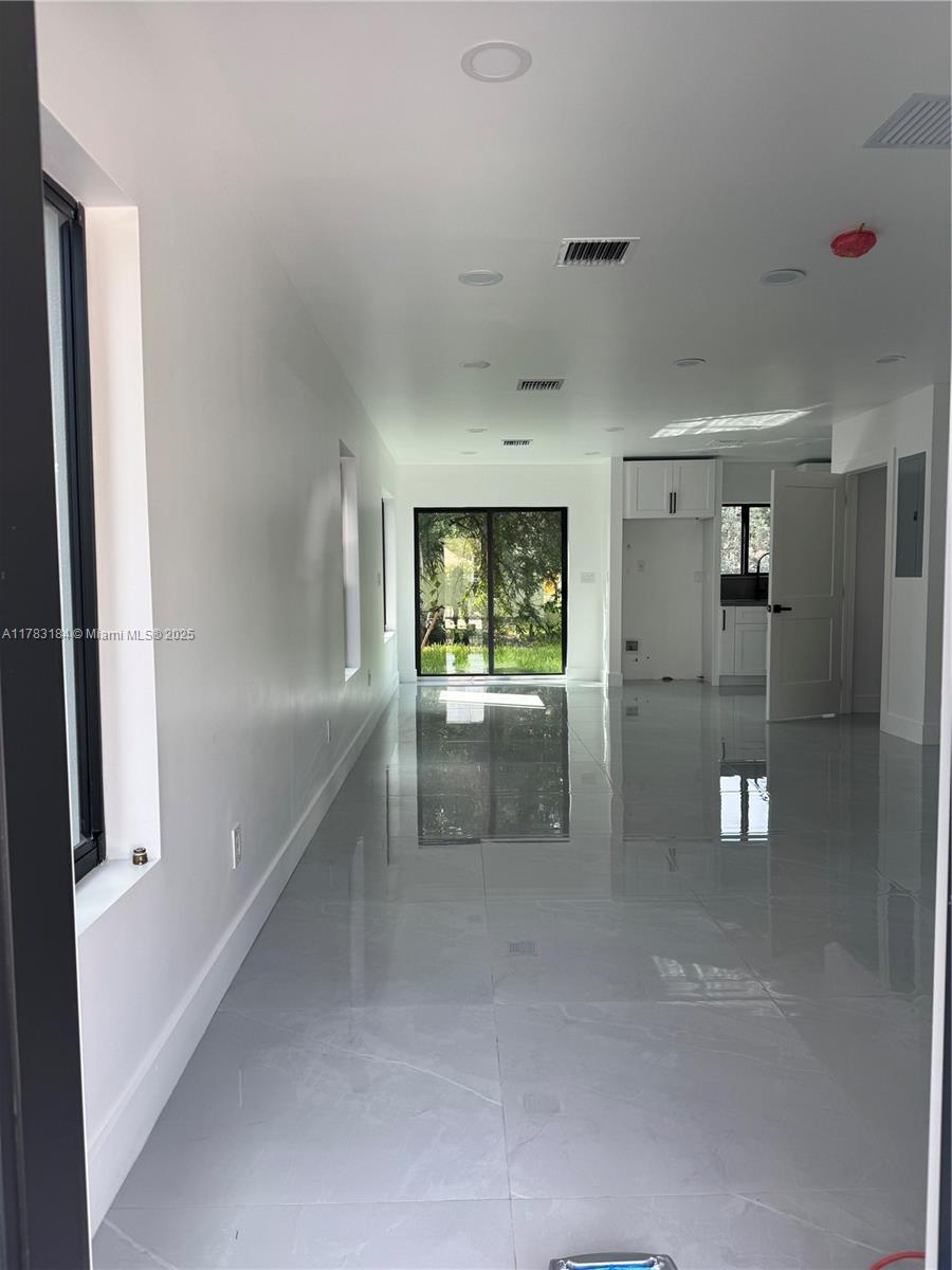 2970 NW 45