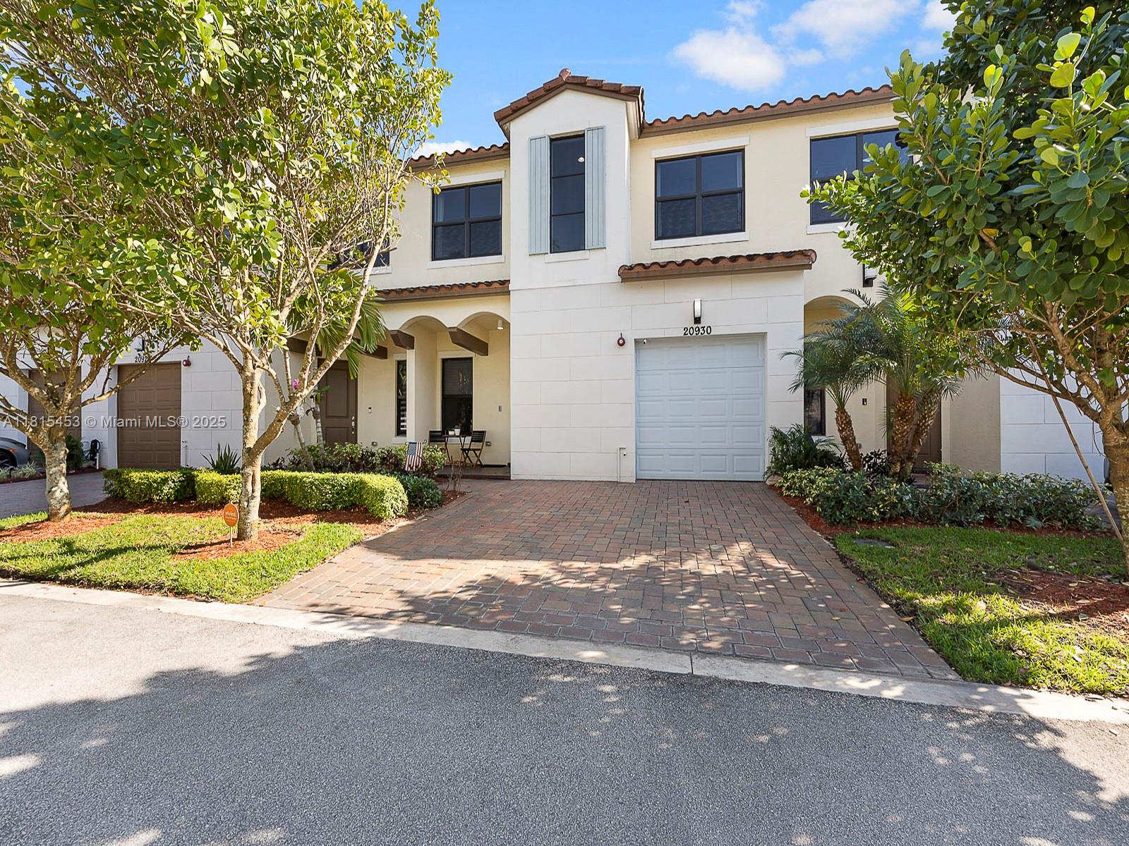 Property for Sale at 20930 Nw 1st St, Pembroke Pines, Miami-Dade County, Florida - Bedrooms: 4 
Bathrooms: 3  - $587,500