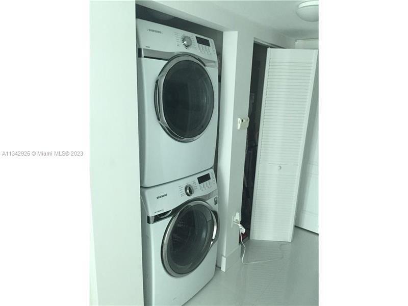 SKYLINE ON BRICKELL CONDO - Residential