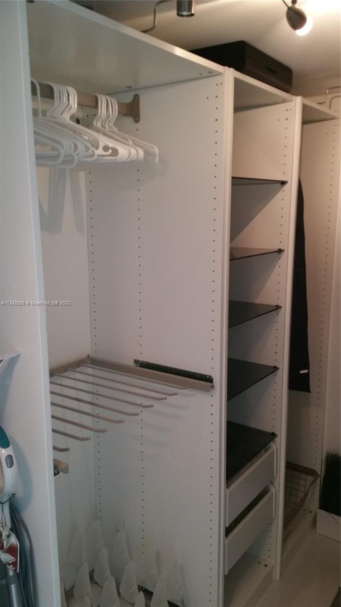 SKYLINE ON BRICKELL CONDO - Residential