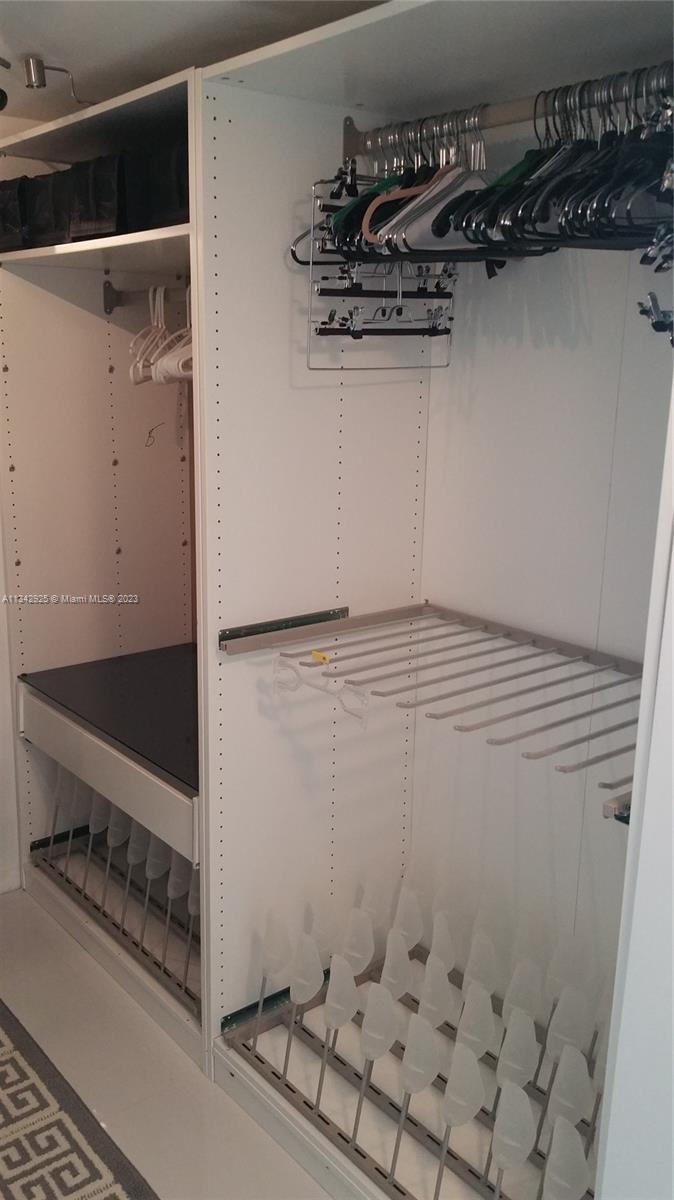 SKYLINE ON BRICKELL CONDO - Residential