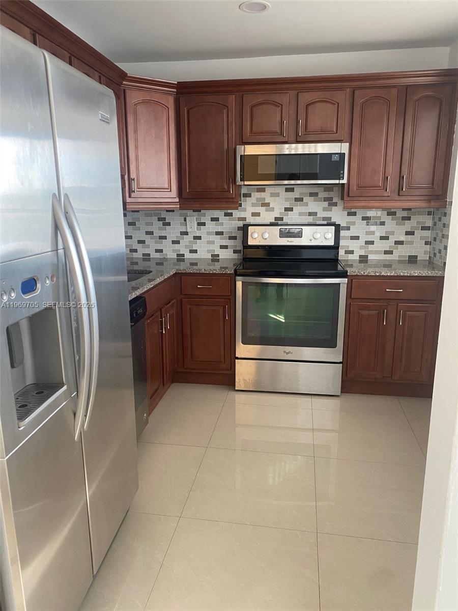 FOUNTAIN TOWERS CONDO - Residential Lease