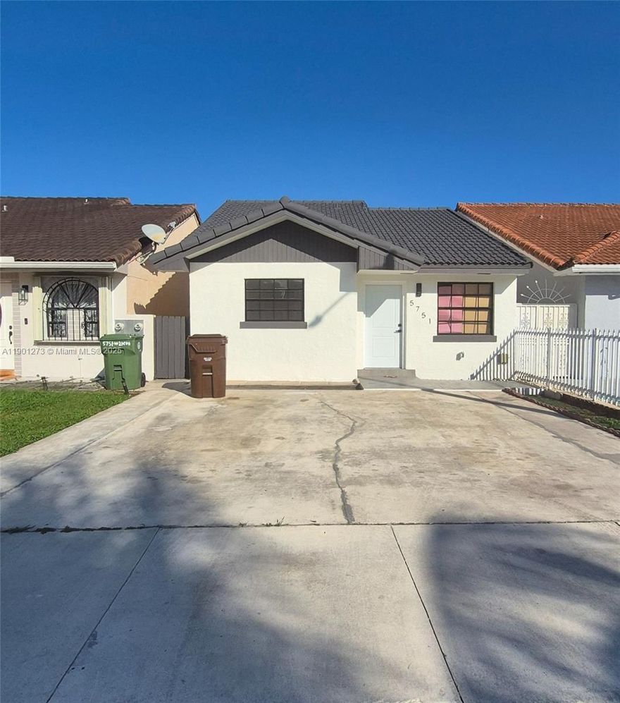 Fully remodeled home in the heart of Hialeah, featuring an excellent location in a highly desirable area close to top-rated schools, major highways, and shopping centers — perfect for making it your first home! The property offers an independent side entrance, a spacious backyard, and a large driveway with ample parking for multiple vehicles and no restrictions.