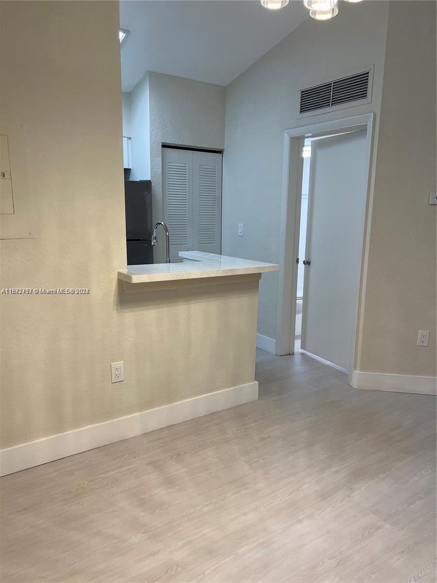 LAKEVIEW CLUB CONDO - Residential