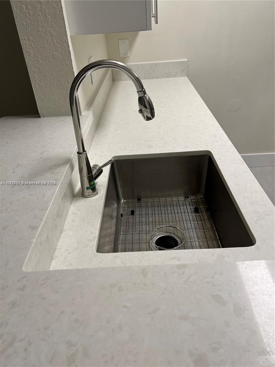 LAKEVIEW CLUB CONDO - Residential