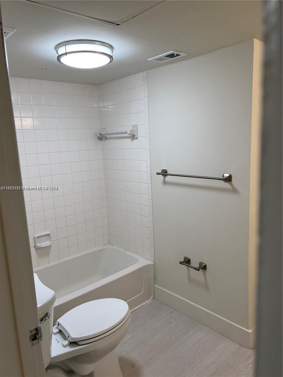 LAKEVIEW CLUB CONDO - Residential