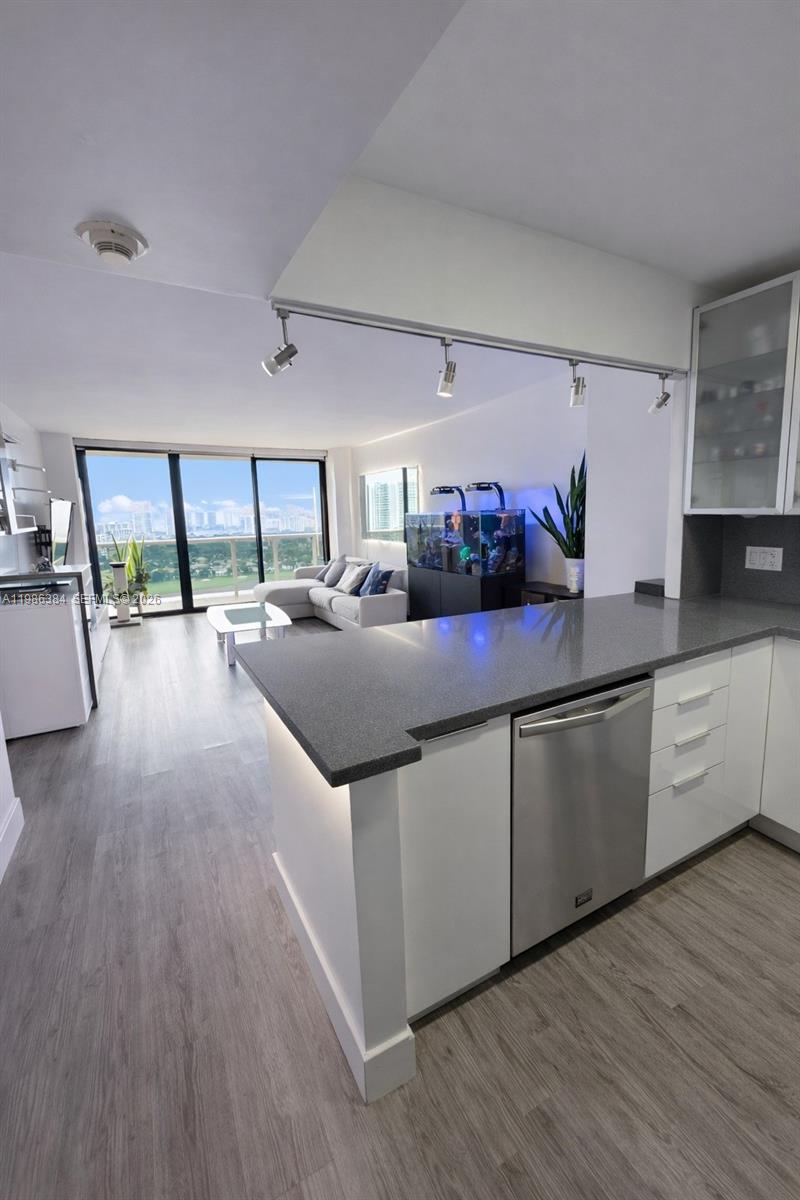AVENTURA ELDORADO CONDO - Residential Lease