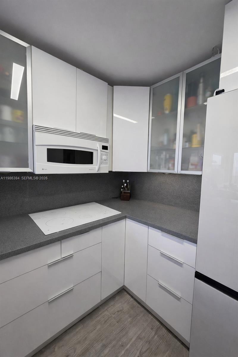 AVENTURA ELDORADO CONDO - Residential Lease