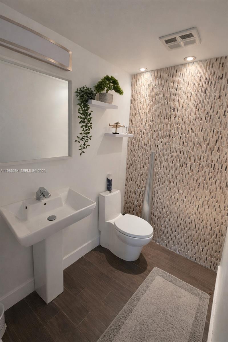 AVENTURA ELDORADO CONDO - Residential Lease