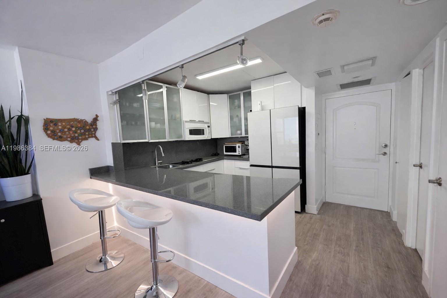 AVENTURA ELDORADO CONDO - Residential Lease