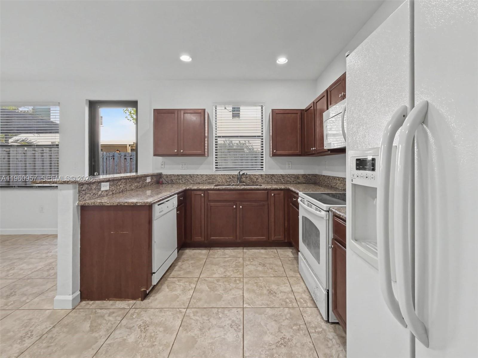 SILVER PALM EAST SEC THRE - Residential