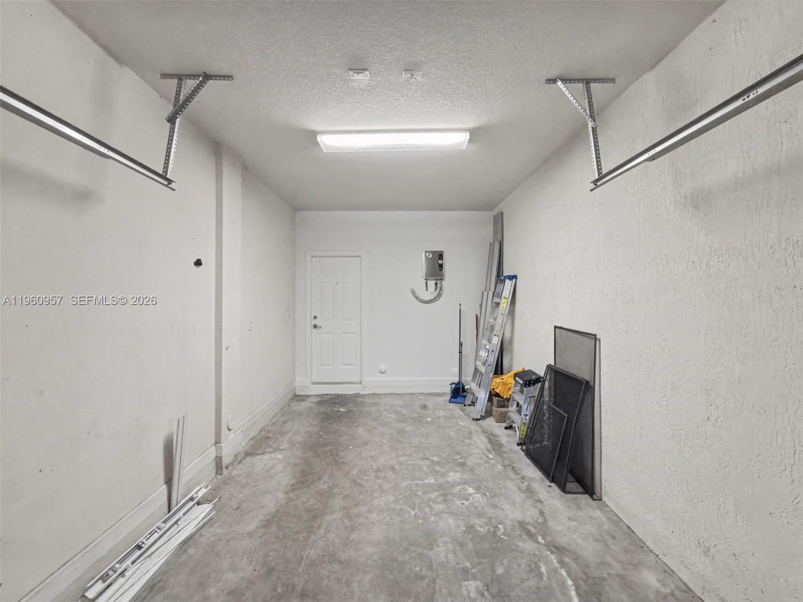 SILVER PALM EAST SEC THRE - Residential