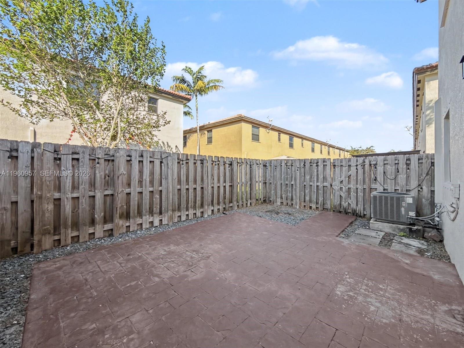 SILVER PALM EAST SEC THRE - Residential