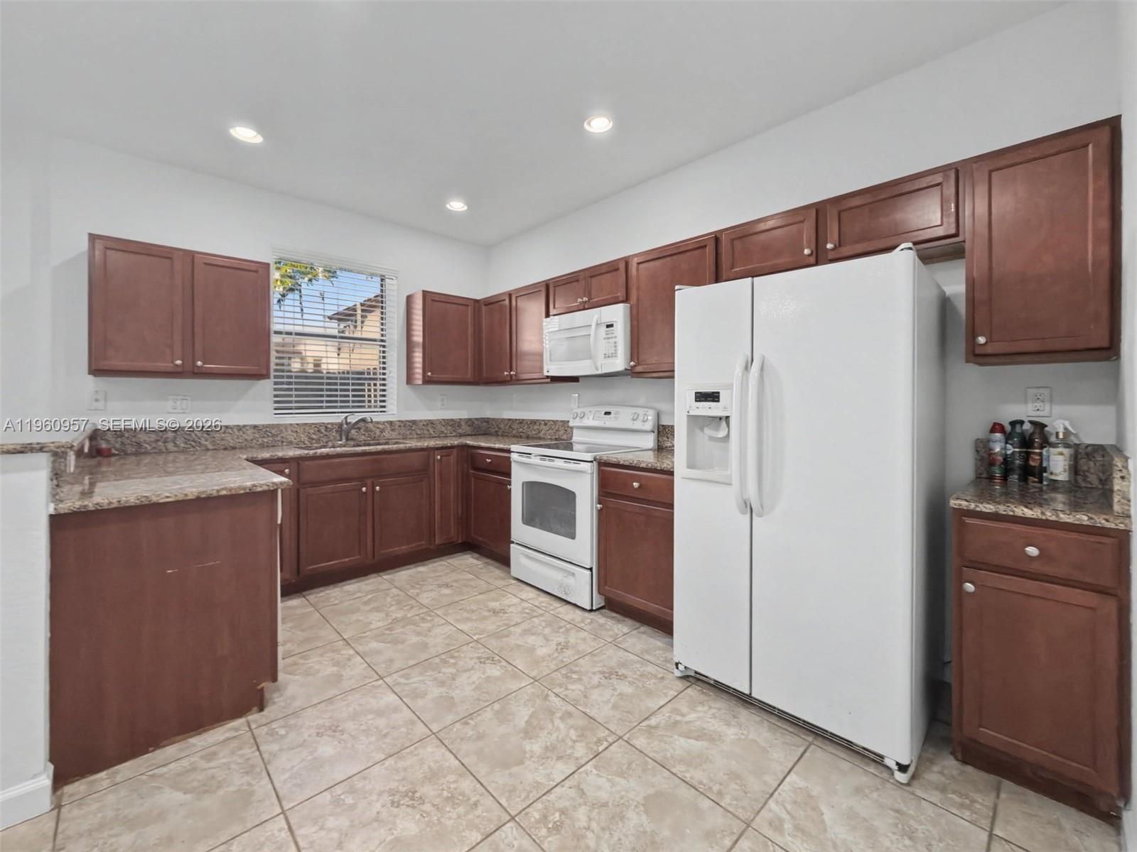 SILVER PALM EAST SEC THRE - Residential